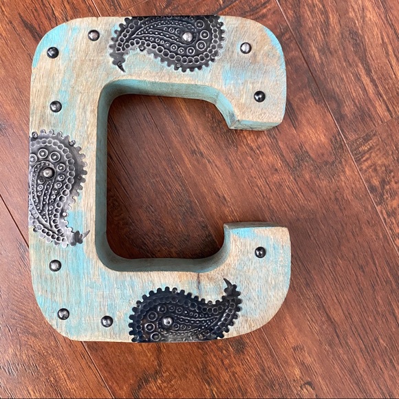 Wooden initial block - Picture 4 of 9